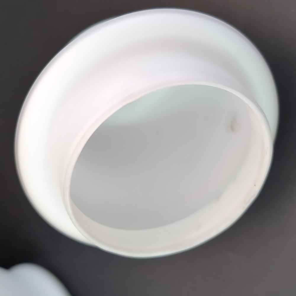 Vintage Frosted White Satin Oriental Ginger Jar with Lid. - Picture 7 of 11